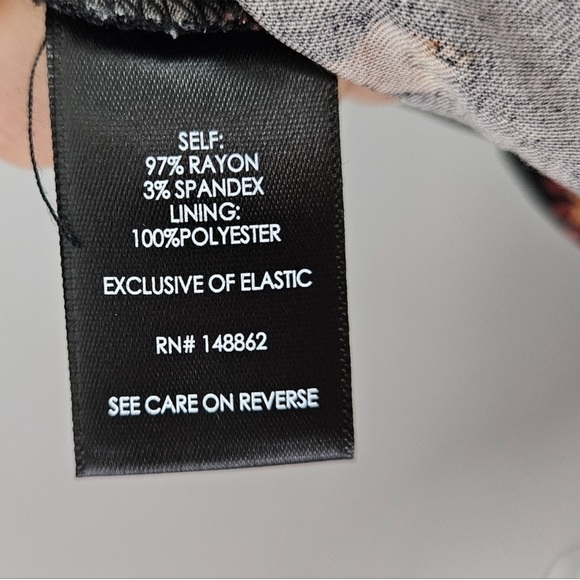 Torrid Tie Front Culotte Bohemian Batik Suns Deep Black Jumpsuit Sz 1 14-16 NWT - Picture 2 of 10